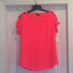 Express roll sleeve top